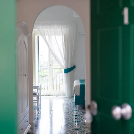 Guest house In The Amalfi Coast - With Terrace Near Amalfi - Breathtaking View Of Ravello Scala